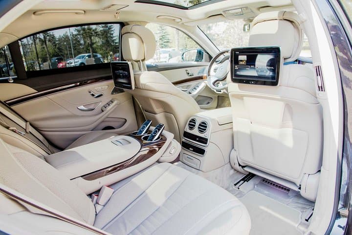 Private transfer by social-distance car from or to Warsaw Chopin Airport