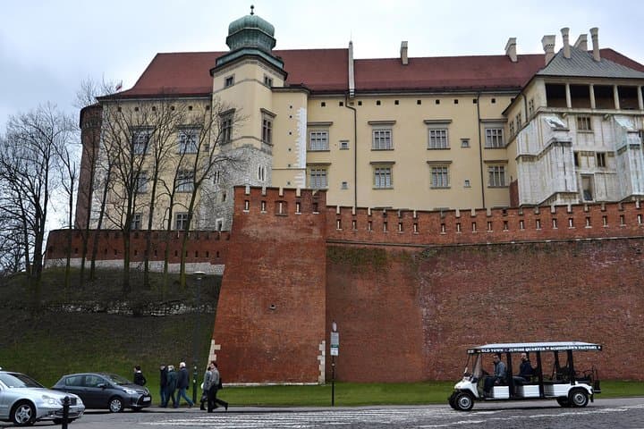 Krakow: Private Guided City Tour by Electric Car