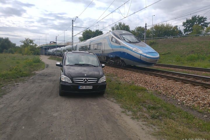 Private Warsaw Railway Station Round Trip Transfer