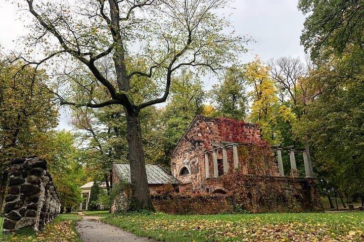 Warsaw outskirts - 6 hour tour with a local historian