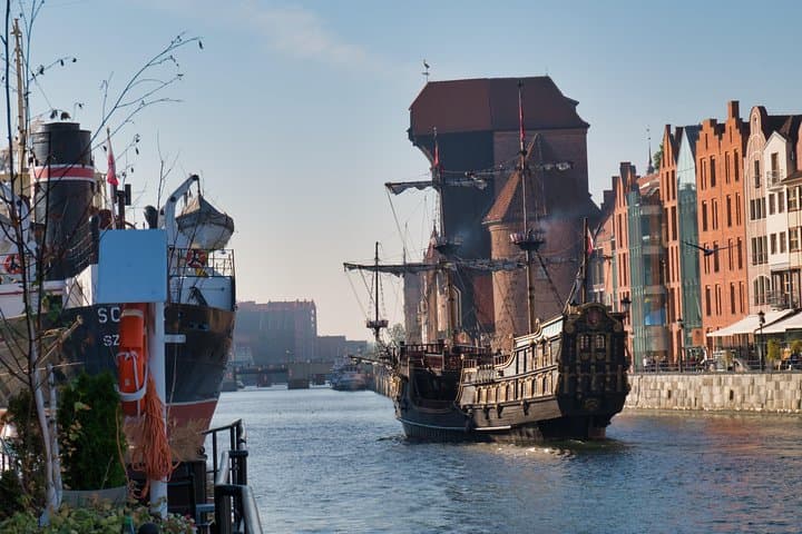 Explore Gdańsk: 6-Hour Private Guided Tour of Key Highlights
