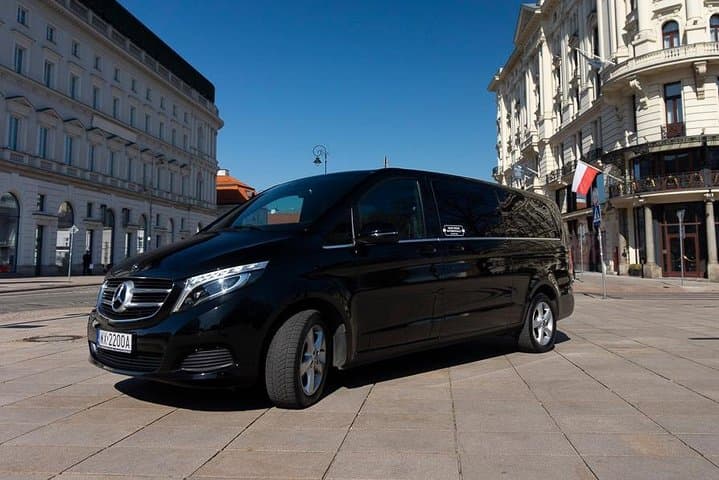 Luxury transport from Warsaw to Cracow by private car