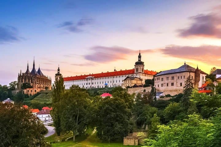 All seasons Baltic tour 21 days from Warsaw; Medieval towns and Teutonic castles