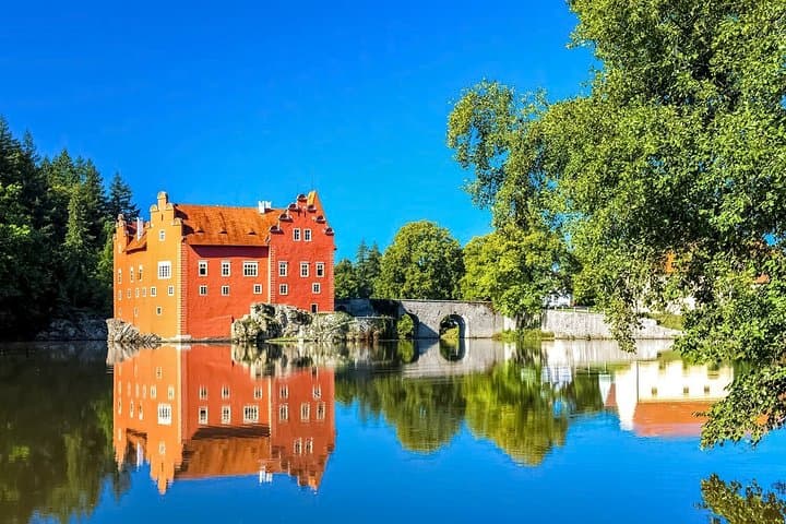 All seasons Baltic tour 21 days from Warsaw; Medieval towns and Teutonic castles