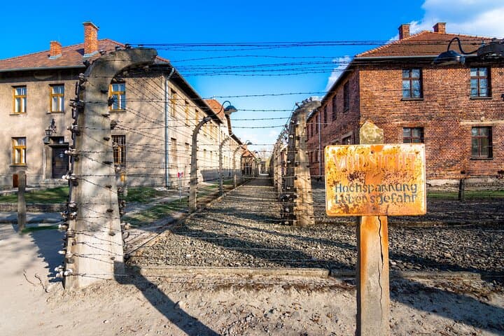 From Krakow: Live Guided Tour Auschwitz-Birkenau