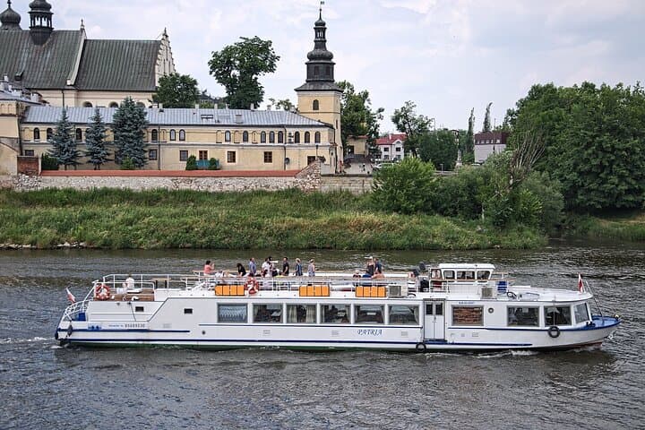 1-Hour Private Boat Rental on the Vistula River – Krakow