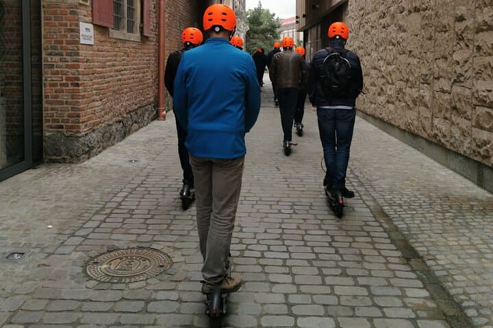 Warsaw: Skyline & Modern City: Electric Scooter Tour (1.5 Hours)