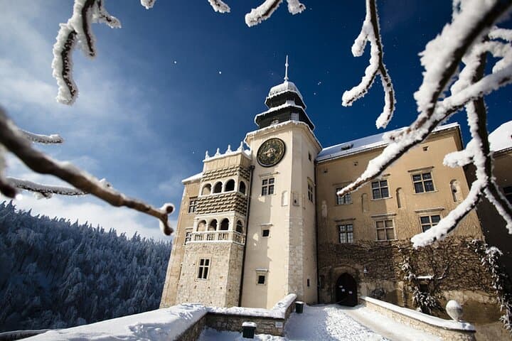 Pieskowa Skala Castle Winter
