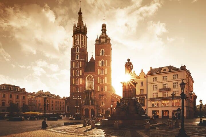 2 Days Tour to Auschwitz and Krakow from Warsaw