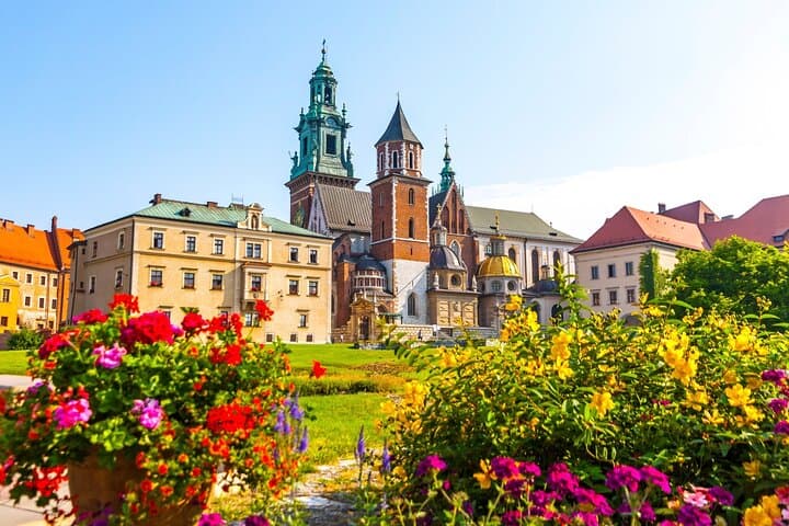 Wawel Castle & Cathedral Skip the Line Small Group Tour