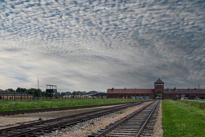 from Kraków: Auschwitz excursion with guaranteed Dutch guide