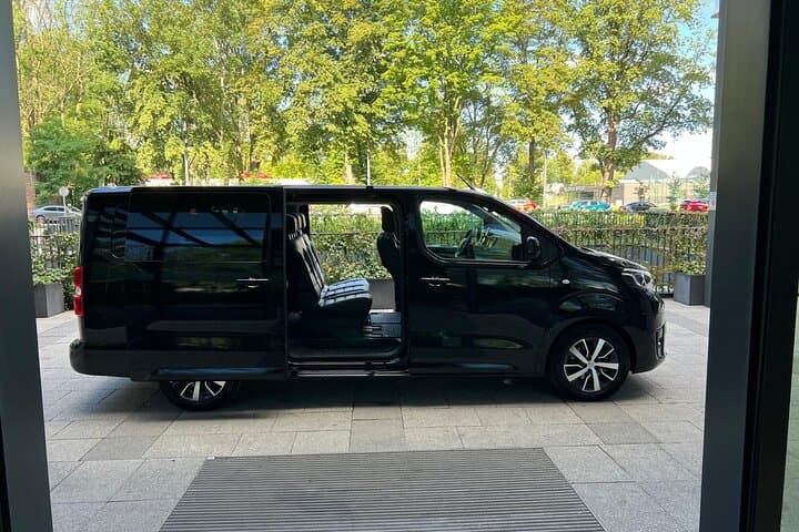 Luxury Private Transfer from Krakow to Vienna