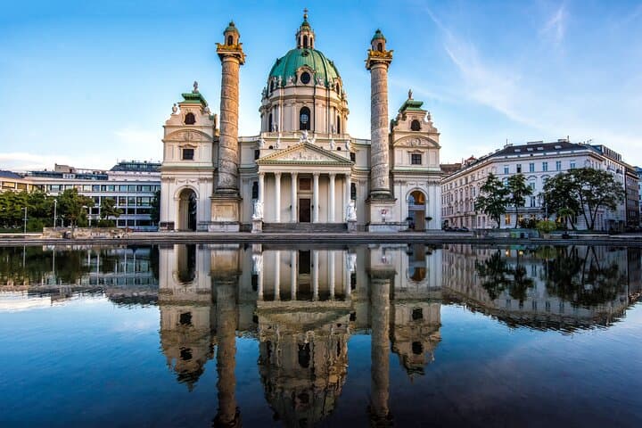 Luxury Private Transfer from Krakow to Vienna