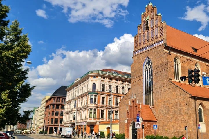 Wrocław differently – unknown alleys of the city (2 hours)