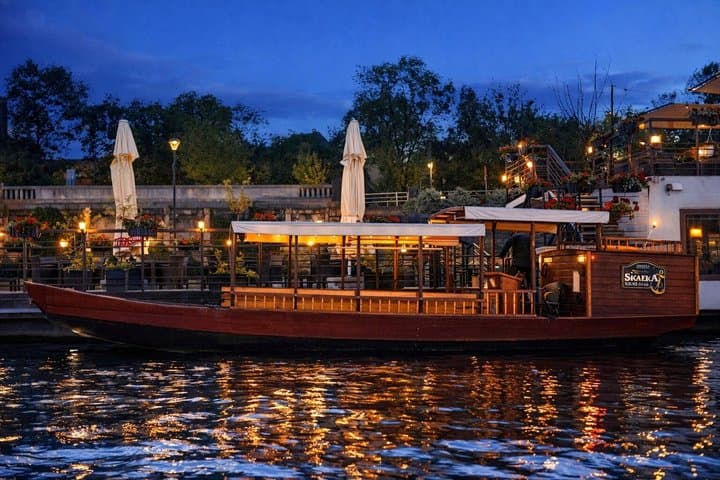 Gondola cruise The Vistula River Krakow private tour up to 12 person