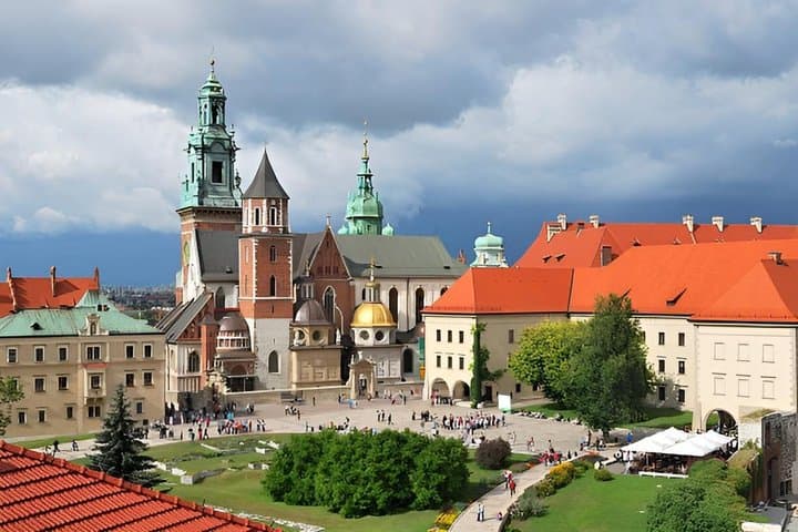 Auschwitz Birkenau and Wawel Cathedral Guided Tour from Krakow