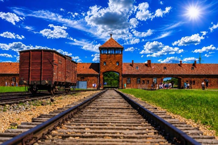 Krakow to Auschwitz-Birkenau Live Guided Tour & Hotel Pick-up