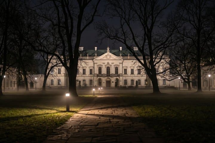 Private Ghost Tour in Warsaws Medieval Quarter