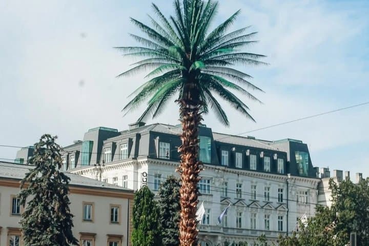 Warsaw Self Guided Walking Tour Landmarks with Audio and Quiz