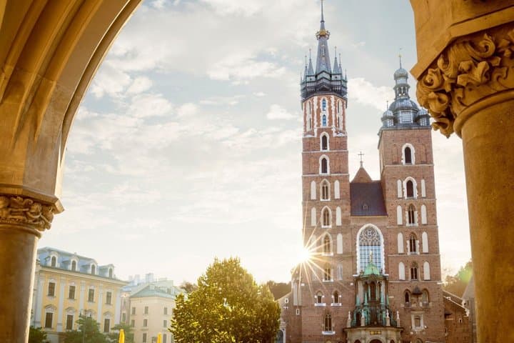 Krakow Scavenger Hunt & Highlights Self-Guided Walking Tour
