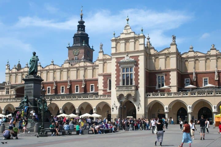 Krakow Scavenger Hunt & Highlights Self-Guided Walking Tour