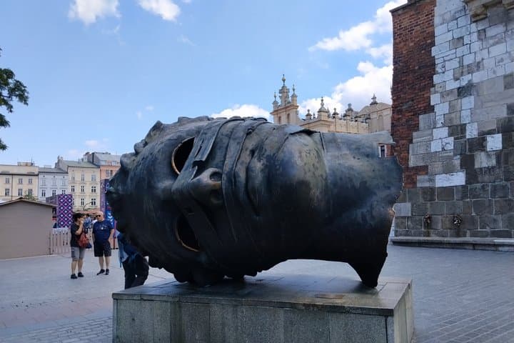 Krakow Walking Tour: Old Town & Wawel Castle