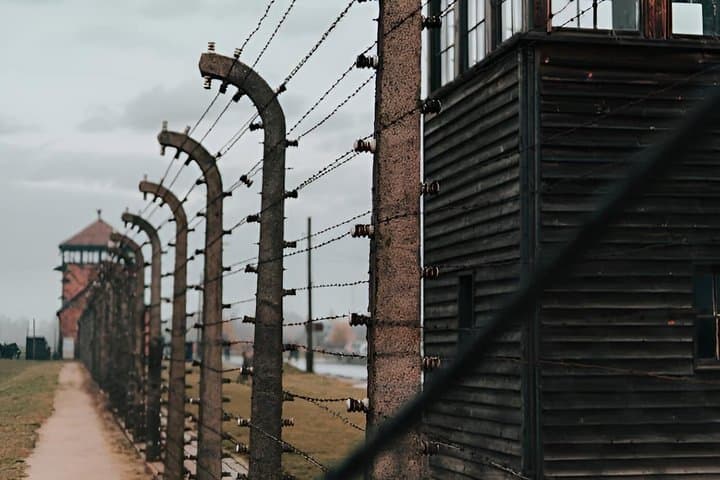 Krakow Highlights Tour - 3 Days with Auschwitz and Salt Mine