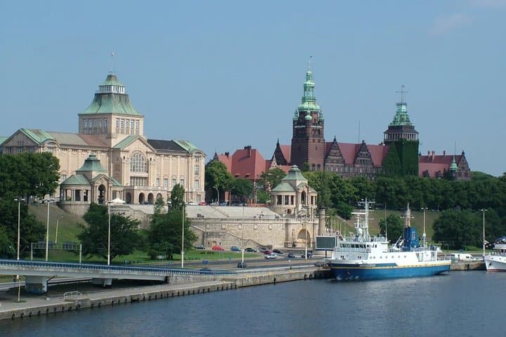 Szczecin Self Guided Walking Tour Rebuilt with Audio and Quiz