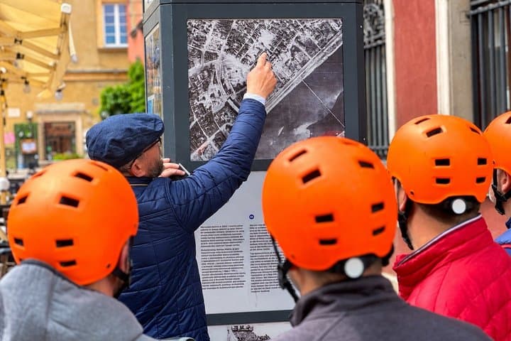 Warsaw: Skyline & Modern City: Electric Scooter Tour (1.5 Hours)